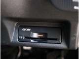 『1台』のお車に対して、3名体制で日々議論を重ね仕入れを行っております。