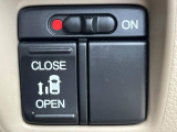 【パワースライドドア】スマートキーや運転席のスイッチでスライドドアの開閉が可能♪電動だから力を入れてドアを開ける必要が無く、小さいお子様でも、重い荷物を持っている時もラクに開け閉めできます♪