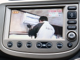 『1台』のお車に対して、3名体制で日々議論を重ね仕入れを行っております。