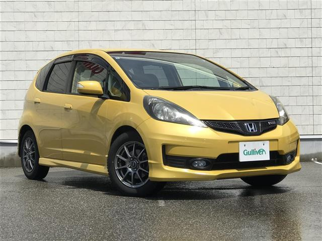 フィット 1.5 RS 6MT修復歴無し