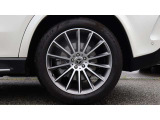 納車前整備は、メルセデスベンツ国際認定メカニックによる最新の検査ライン等の施設が充実した当社工場で入念に行います。