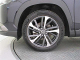 機敏さを引き立てる純正アルミ 225/50 R18 装着!