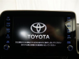 ディスプレイオーディオを装備。スマホとクルマをつなぐことで、これまでのナビに加えて、いろんなサービスが楽しめます。