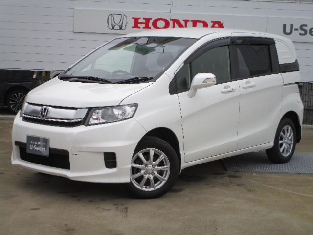フリードスパイク 1.5 G プレミアムエディション 4WD 
