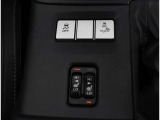 ご来店いただければ軽自動車からスポーツカー、1ボックスやセダンや輸入車などパソコンひとつで850台すべての在庫をご覧いただくことができます!