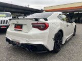 サイドミラーとリヤスポイラーをブラック塗装で統一し、Brembo(ブレンボ)社製のブレーキを標準装備した「GTリミテッド ブラックパッケージ」。