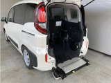 シエンタ 1.5 X ウェルキャブ 車いす仕様車タイプIIIショートスロープ助手席側セカン...