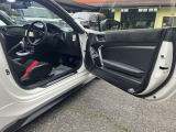 リミテッドは、GTの装備に加え、本革×アルカンターラのシート表皮(運転席・助手席シートヒーター付)、リヤスポイラーなどを装備。