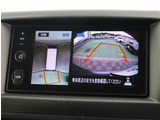 お車選びをお楽しみ頂けるよう、在庫車の展示スペースを十分に確保しております。