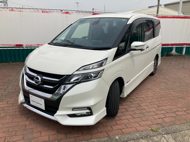 セレナ 2.0 ハイウェイスター 