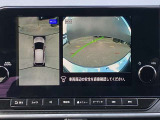 車の上から見下ろしたような360度見えるアラウンドビューモニター搭載してます!狭い駐車場や暗い場所でも安心して駐車出来ます!