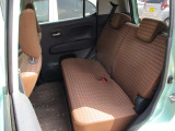 乗車人数や荷物の形状に合わせたシートアレンジができます。