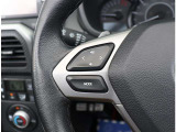 『1台』のお車に対して、3名体制で日々議論を重ね仕入れを行っております。