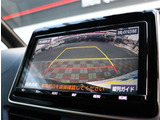 お車選びをお楽しみ頂けるよう、在庫車の展示スペースを十分に確保しております。