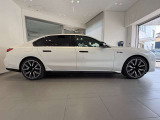 BMWでは重量配分にもこだわりがあり、FRモデルでは50:50とFFモデルでも60:40と前後の重量バランスにこだわり、軽快なハンドリングを実現しております。