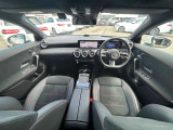 一体感のあるナビは、高級感ある車内を演出してくれます。オーディオ機能も充実しておりますので、運転もより楽しめます♪