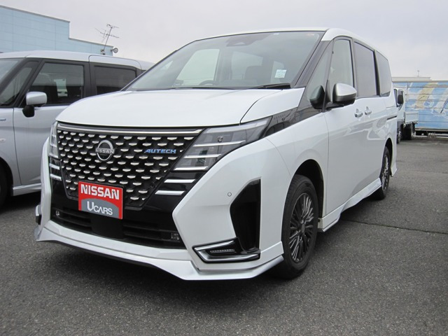 セレナ  2.0 AUTECH 4WD