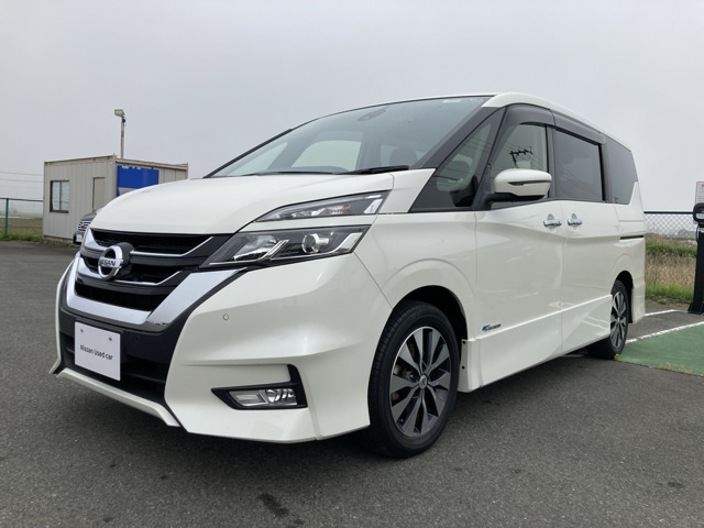セレナ 2.0 ハイウェイスター プロパイロット エディション 