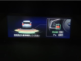 コーナーセンサーを車の前後に装備。障害物までの距離に応じて警告音を変えてお知らせ。縦列駐車時や駐車場・車庫などでの取り回しをサポートします。詳細は販売店スタッフまでおたずねください。