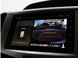 お車選びをお楽しみ頂けるよう、在庫車の展示スペースを十分に確保しております。