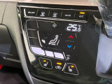 【オートエアコン】一度お好みの温度に設定すれば、車内の温度を検知し風量や温度を自動で調整。暑い…寒い…と何度もスイッチ操作をする必要はありません。快適な車内空間には必須の機能ですね♪