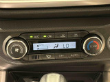 作動状態が一目でわかる液晶ディスプレイ付きAUTOエアコンを装備しています♪室内の温度を設定するとセンサーが室温を感知して、温度、風量を自動的にコントロ-ルして快適な空間を作ってくれます!