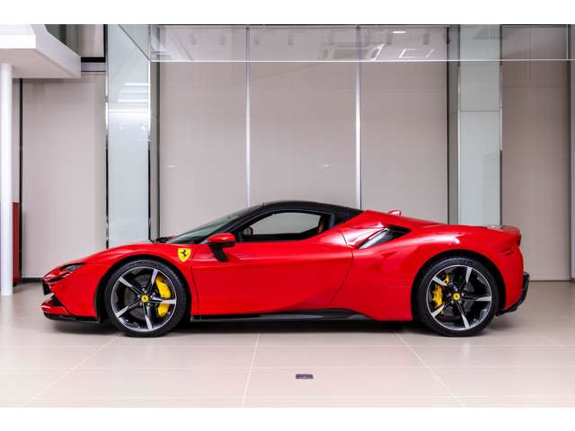 フェラーリ SF90スパイダー F1 DCT E4WD の中古車詳細 (3,000km, ROSSO