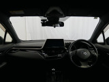 見通しのよいすっきりとした視界で、誰でも運転しやすいです。運転のしやすさは疲れにくさにも繋がりますよ♪