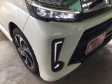 ハロゲンよりも効率が良いLEDヘッドライトを装備!明るさはもちろんの事、高級感を演出してくれる今やマストな装備品ですね!