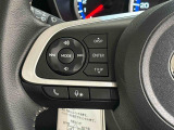 ナビゲーションやオーディオを装着する事によってステアリングに組み込まれたボタンで操作ができます。視線を逸らす事もなく操作出来るので安全です。