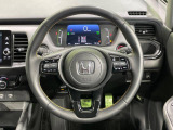 【純正革巻きステアリング】上質な革を使用することで、手にしっかり馴染みとても運転しやすいハンドルです♪