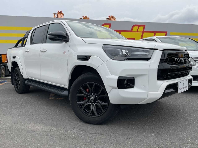 ハイラックス 2.4 Z GRスポーツ ディーゼル 4WD 