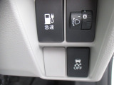 横滑り防止装置などの安全装備も装備されております。