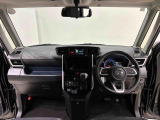 見易い計器類と運転し易いドライビングポジションは、視角も少なく前方&左右の見切りが良く運転し易いクルマです。ブラック基調のインテリアが洗練された空間を演出してくれます。