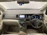 アイシス 2.0 プラタナ リミテッド 4WD 