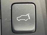 【パワーバックドア】スマートキーや運転席のボタンを押すだけでリアゲートが自動で開閉します!荷物を持っている時や、高い位置にあるバックドアを閉める際に便利な機能です♪