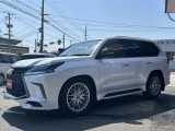 LX570が入庫いたしました!大人気のブラックシークエンスとなっております!