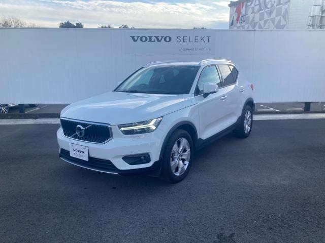 XC40 T4 AWD モメンタム 4WD 