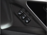 運転席のシートポジションメモリー機能は、登録済みの運転者と交代しても、シートポジションの変更の手間がかかりません。