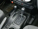 TOKYO AUTO SALON出展車/ナビ/TV/Bluetooth接続/前横後カメラ/モニタ-増設/Aftermarketグラブハンドル/Aftermarketフュ-エルドア/ヒッチメンバ-/ヒッチボ-ル/背面タイヤ/整備記録簿/新車時保証書/スペアキ-有/禁煙車