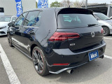 当社の納車前点検・サービスの内容は、車検点検・法定12ヶ月定期点検・油脂類の点検及び交換・バッテリーの点検及び交換等を行い、良好な状態にてご納車させていただきます。