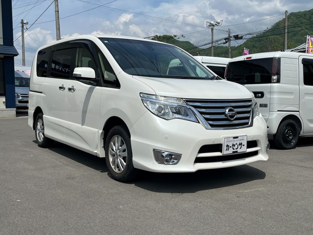 セレナ 2.0 ハイウェイスター Vセレクション+Safety 4WD 