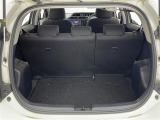 【トランク】積み込みやすくて、たっぷり積める荷室です。シートアレンジできるものは、乗車人数と荷物の量や大きさによってシートを動かすことができるので、より快適なドライブが可能です!