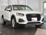 アウディQ2は、角ばったデザインのおかげで車両の見切りがよく狭い道や運転が苦手な方にも適した車です。
