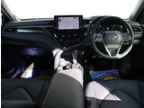 お車選びをお楽しみ頂けるよう、在庫車の展示スペースを十分に確保しております。