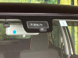 【スズキ セーフティサポート】走行中に前方の車両等を認識し、衝突しそうな時は警報とブレーキで衝突回避と被害軽減をアシスト。より安全にドライブをお楽しみいただけます。