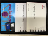 スマートキーは鍵をバッグに入れたままでもドアロックの開閉やエンジンのON・OFFができます。夜間や雨の日も鍵を探さなくて良いので便利です。