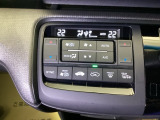 運転席・助手席それぞれで温度調節が可能です。