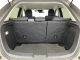 【トランク】積み込みやすくて、たっぷり積める荷室です。シートアレンジできるものは、乗車人数と荷物の量や大きさによってシートを動かすことができるので、より快適なドライブが可能です!