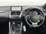 NX 300 Fスポーツ 4WD 本革シート